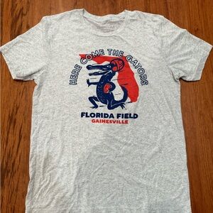 COPY - Homefield University of Florida - Here Come the Gators Vintage Style Tee…
